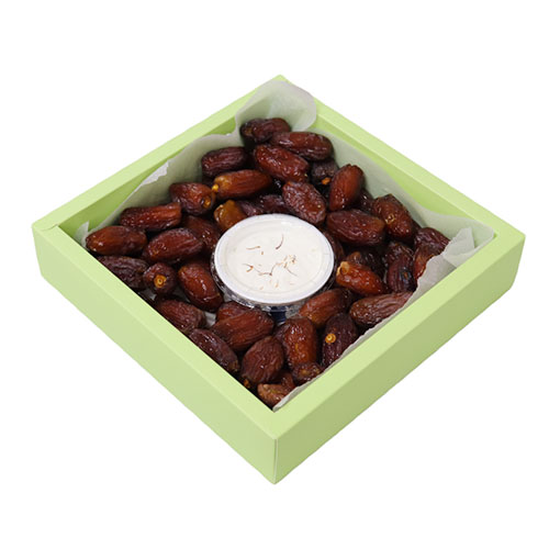 Majdool Dates With Cream And Saffron